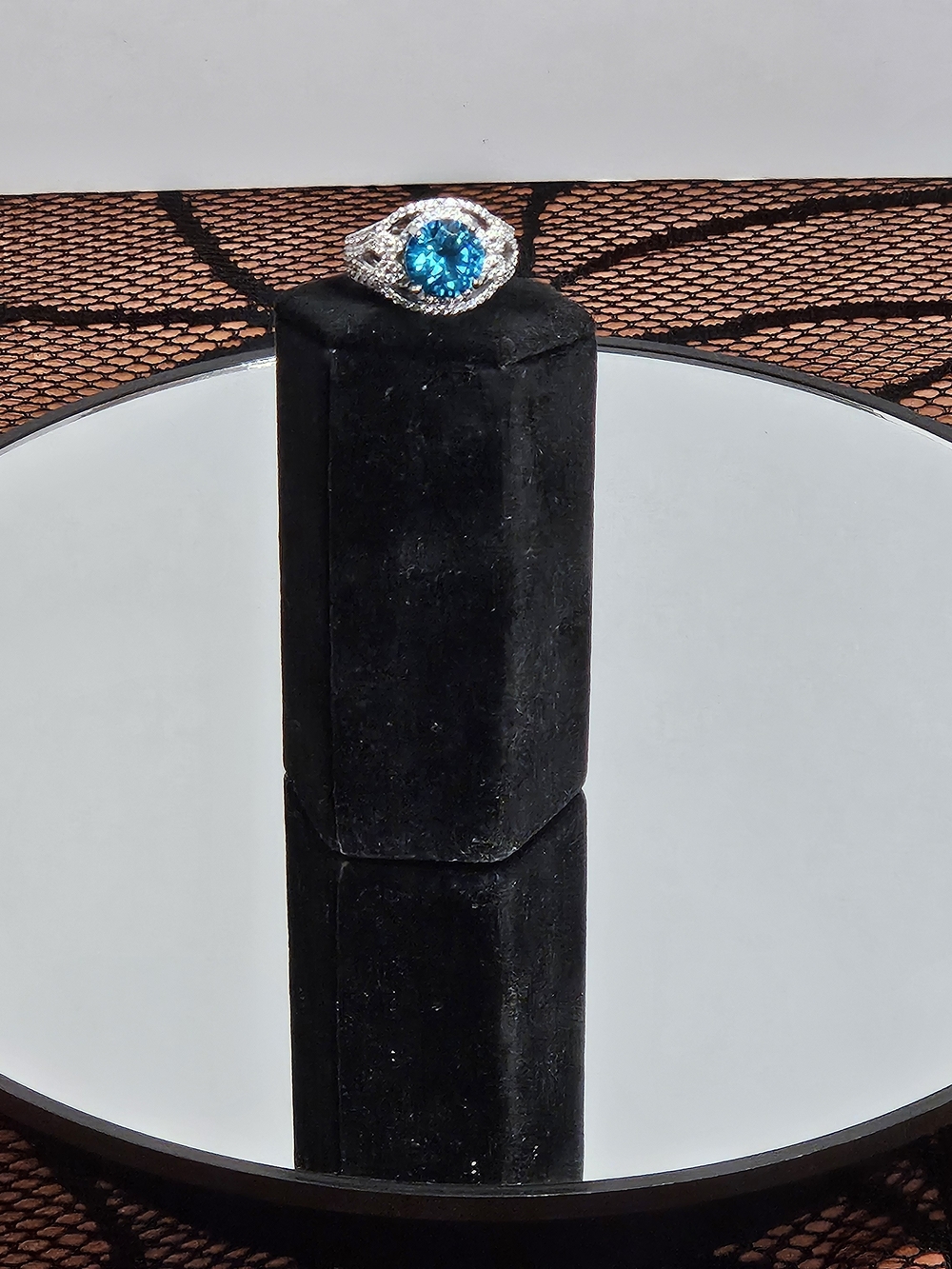 Neon Blue Apatite Ring SZ 7 - Picture 5 of 5